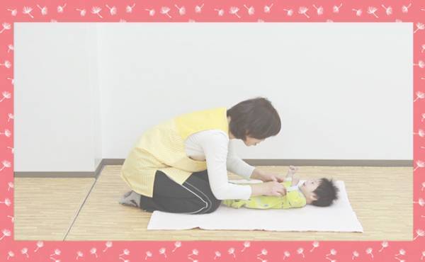 赤ちゃんが高確率で泣き止む！？1歳までの発達別「泣き止ませワザ」7選【3児ママ保育士が解説】