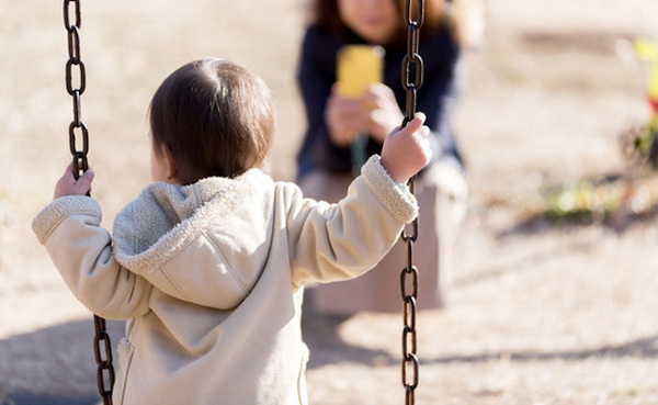 「うちの子、元気すぎ…」たった15分で子どもの体力を楽しく消費！現役保育士おすすめ【冬の外遊び】