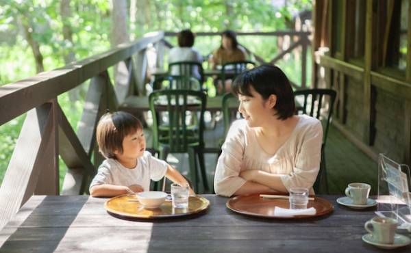 「失敗しない、赤ちゃん連れの外食デビュー！」いつから行ける？4つの注意点とスムーズに楽しむコツ