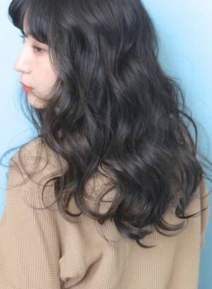 憧れのモデル風ヘアにしたいなら！『黒髪×ロング』で決まり♥