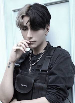 22 ヘアスタイル 大人の男性におすすめな髪型 ツーブロックxポンパドール ウーマンエキサイト 4 7 22 ヘアスタイル 大人の男性におすすめな髪型 ツーブロックxポンパドール ウーマンエキサイト 4 7