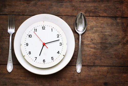 ダイエット中の人必見 カロリーよりも大事な食事の時間 15年2月24日 ウーマンエキサイト 1 3