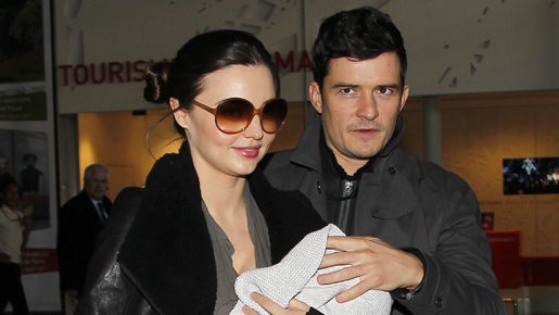 ミランダ・カー、夫のオーランド・ブルームと2か月の愛息を伴って渡仏、モデル業再開