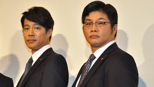 堤真一が岡田准一のアクションを絶賛！　「弾丸をよけられる男ですから」