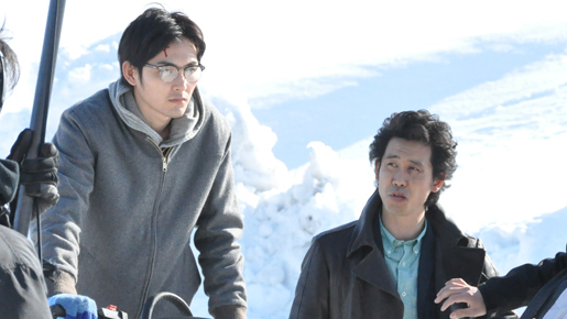 大泉洋＆松田龍平の探偵コンビの壮絶アクションシーンの撮影現場に潜入！