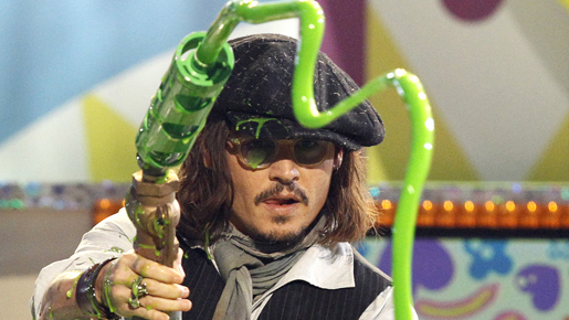 ジョニー・デップが観客席にスライム攻撃！　キッズ・チョイス・アワーズ開催