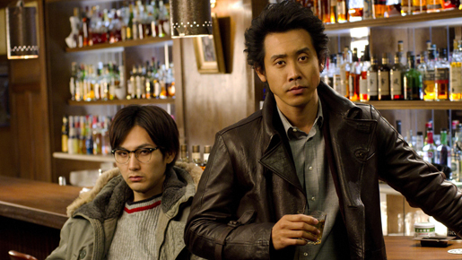 大泉洋の探偵っぷりが徐々に明らかに？小雪は“謎の女”で登場！　特報が到着