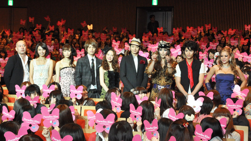 向井理、北川景子ら登場に2,000人絶叫！　“振り回す男”にキャスト陣の賛否は…？