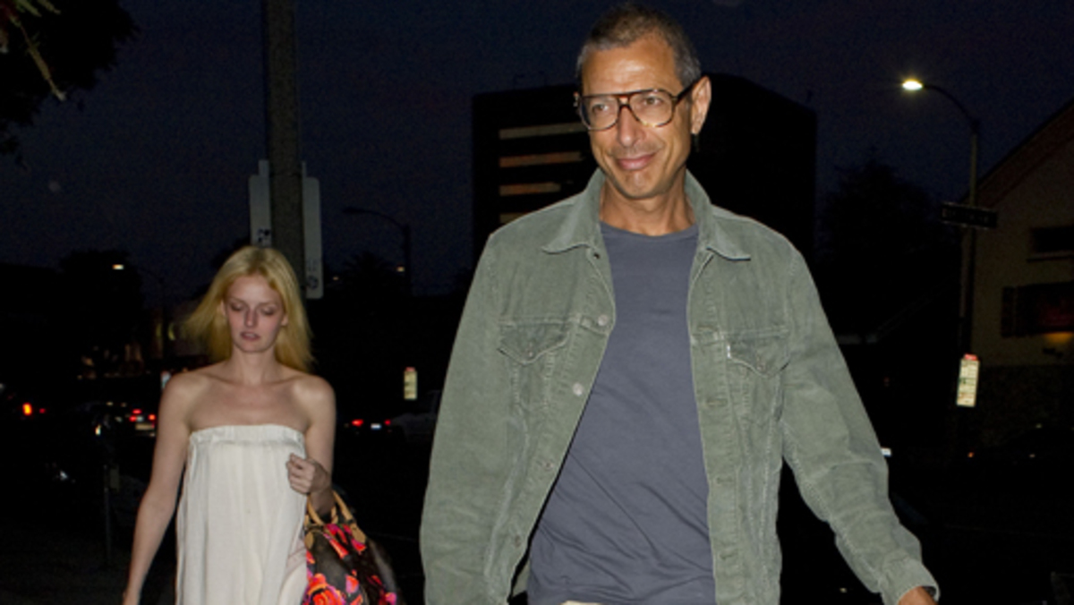 ジェフ ゴールドブラム 32歳下のモデルと交際半年で破局 11年6月30日 ウーマンエキサイト 1 2 ジェフ ゴールドブラム 32歳下のモデルと交際半年で破局 11年6月30日 ウーマンエキサイト 1 2