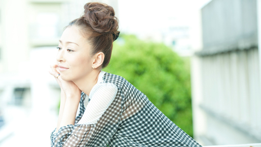 松雪泰子インタビュー　仕事も作品も子育ても、想いを込めて