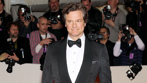 コリン・ファースら、英国俳優がチャリティ・オークションに愛用の靴を出品