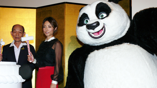 山口達也、LAで世界中のポーと対面！　「お前もポーなの？　おれもポー！」