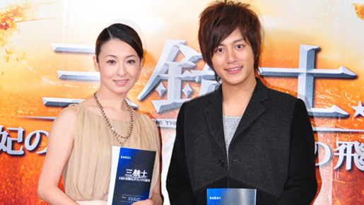 檀れい、結婚後初の公の場に登場　「幸せ？」の問いに「もちろん」