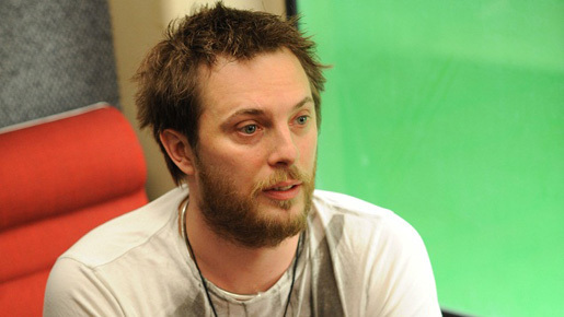 鬼才ダンカン・ジョーンズが語る自信作は、ヒッチコックより挑戦的な“頭脳系”映画？