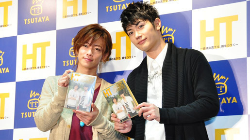 佐藤健＆三浦春馬、普段の会話は「大半が女性のこと！」