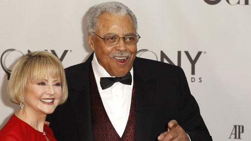 アカデミー賞名誉賞をダース・ベイダーの声でお馴染みのJ･E･ジョーンズが受賞