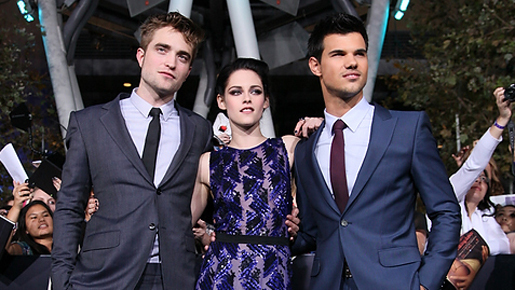 泊り込み続出！　『トワイライト』最終章USプレミアにロブ＆クリステン仲良く登場