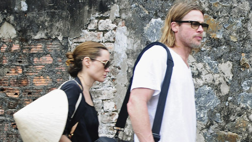 ブラッド＆アンジー、息子・パックスの故郷ベトナムを家族で訪問