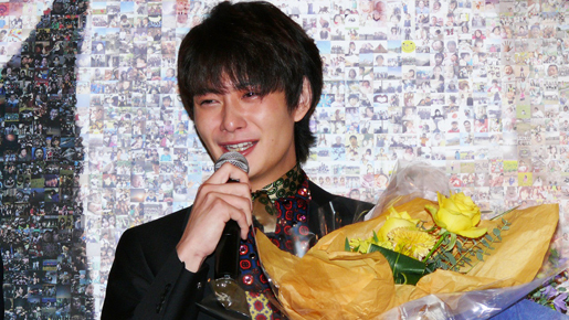 岡田将生「何だよ、みんな…」榮倉奈々ら共演者＆瀬々監督からのサプライズに号泣！