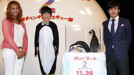 鈴木福、本物のペンギンに「可愛い！」ひとり＆クリスタル・ケイ“父母”も目を細める