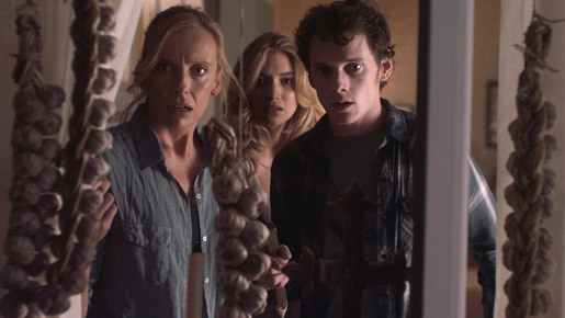 コリン・ファレルの“怒り”炸裂！　『フライトナイト』衝撃の本編映像到着