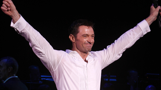 ヒュー・ジャックマン、自身の公演でチャリティを敢行。3週間で85万ドル超を集める