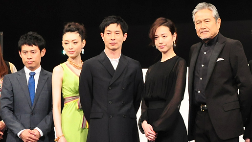 加瀬亮＆戸田恵梨香がドレスアップしたお互いにツッコミ合い！