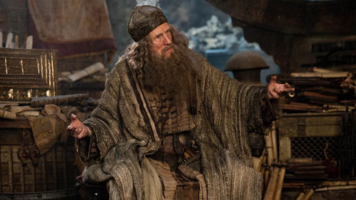 ビル・ナイが“落ちぶれ神”に変身？　『タイタンの逆襲』のキーを握る新キャラ公開