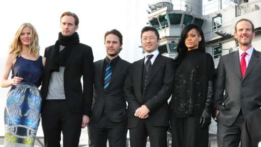 浅野忠信の「米海軍よりも自衛隊の方がキレイ」発言に監督が慌ててフォロー！