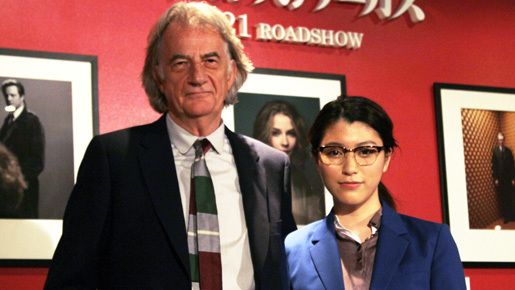 ポール・スミスが来日！　成海璃子のスパイファッションに「誇らしく見える」と合格点