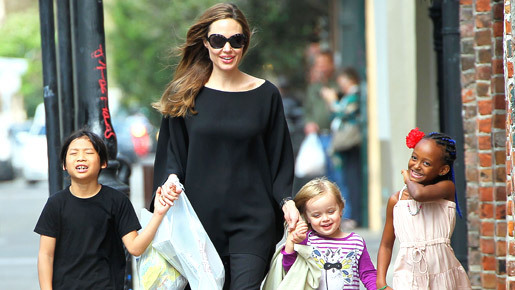 ブラッド＆アンジェリーナ、子供たちも一緒にガラパゴス諸島へ婚前旅行