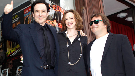 ジョン・キューザック、ウォーク・オブ・フェイムに。J・ブラックら友人も祝福！