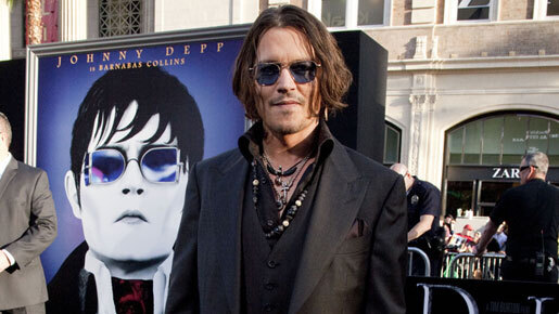 ジョニー・デップ、大興奮！　『ダーク・シャドウ』L.A.プレミアに女優陣も集結