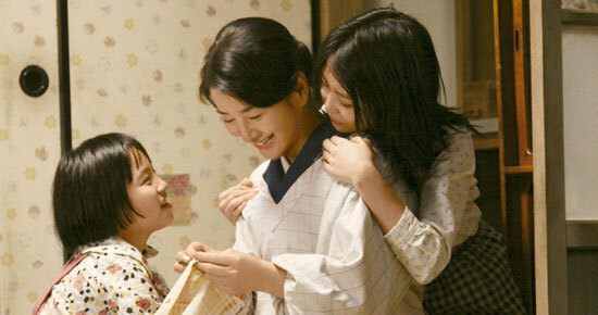 “理想の母親”1位は吉永小百合！　樹木希林、アンジーら多彩な面々が上位に