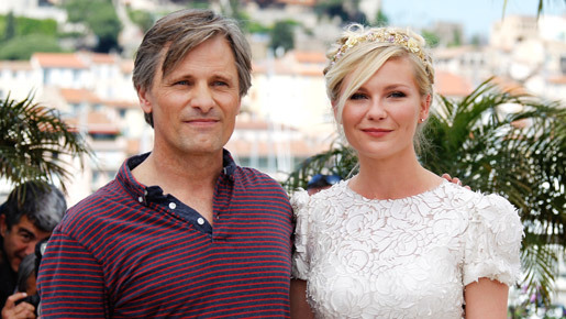 ヴィゴ・モーテンセン、サッカー観戦に熱中しすぎて空港で取り押さえられる