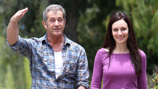 メル・ギブソン、継母からDVを理由に接近禁止令を要請される