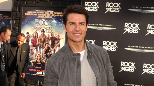 トム・クルーズ、50歳の誕生日を妻子のいないビバリーヒルズの自宅で過ごす