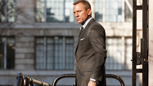 ジェームズ・ボンド、ロンドン五輪開会式にエリザベス女王とヘリで乱入！