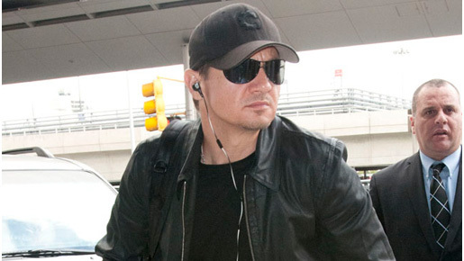 ジェレミー・レナー、カーダシアン一家を痛烈に批判　自身のホームレス時代を語る