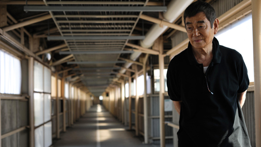 高倉健「不思議な映画のスタートとなった」　異例の刑務所での挨拶＆映画上映に涙