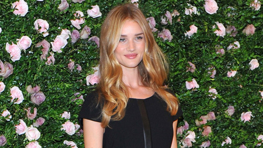 R・ハンティントン＝ホワイトリーの下着コレクション、英国で人気沸騰！