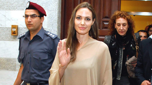 アンジェリーナ・ジョリー、ヨルダン、イラクなどのシリア難民キャンプを訪問