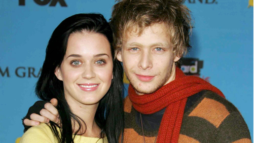 ケイティ・ペリーの元恋人が転落死。家主の女性殺害の疑い