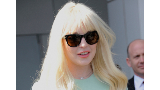 リンジー・ローハン、N.Y.のホテルで首を絞められる