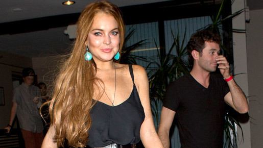 リンジー・ローハン、Twitter上で学校でイジメられた過去を告白