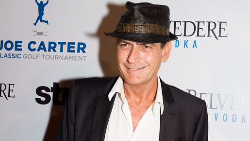 チャーリー・シーン、闘病中の10歳の少女に7万5,000ドルを寄付