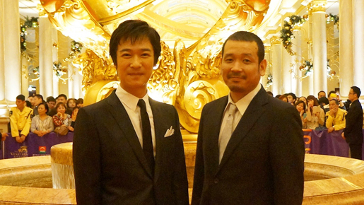 垂れ幕持参の熱烈ファンも！　『鍵泥棒のメソッド』堺雅人がアジア太平洋映画祭に参戦