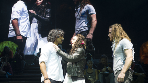 「スパイス・ガールズ」メラニー・Cの美声がたっぷり2分！伝説のロックオペラ映像到着