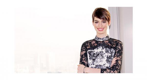 アン・ハサウェイ インタビュー　ヒュー・ジャックマンは「とてもディープな人」？