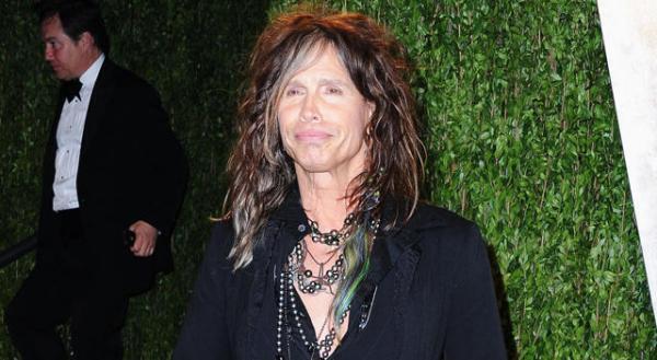 セレブをパパラッチから守る「スティーヴン・タイラー」法、ハワイ州上院で可決